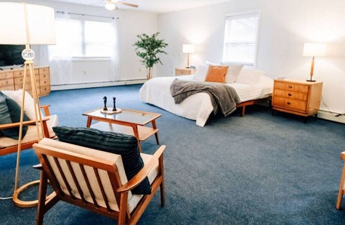 Galeton House | Riverfront with Pool & Grill | Canyon Creek Lodge