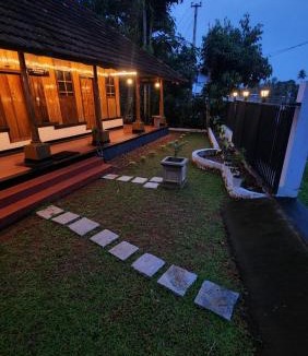 Nedumudy Bed & Breakfast | Riverine Heritage Resort