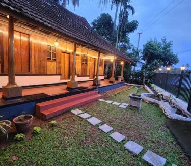 Nedumudy Bed & Breakfast | Riverine Heritage Resort