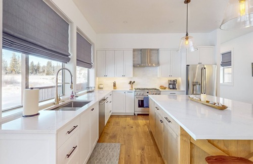 McCall House | Rivers Bend - Riverfront - Clubhouse w/gym, sauna, pool, hot tub