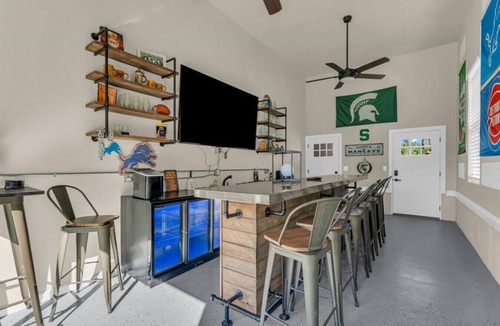 Caseville House | River’s Bend Sanctuary- WALK to Beach & Downtown
