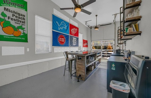 Caseville House | River’s Bend Sanctuary- WALK to Beach & Downtown