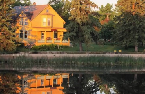 Warroad House | Rivers Edge Victorian Inn
