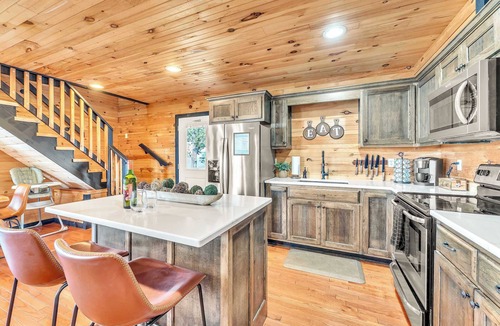 Bryant Cabin | Rivers Ledge Cabin with breathtaking views, hot tub, & indoor pool!