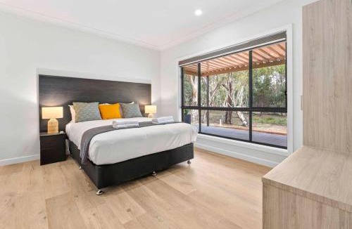Paringa House | Riversands Rest Accommodation Scenic Riverfront Cottages, Paringa