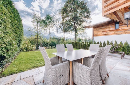 Garmisch-Partenkirchen Ski Chalet | Riverside Chalet Dreitorspitz - with infrared sauna, mountain views