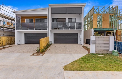 Murrumba Downs Apartment | Riverside 3-Bed Home with Study Nook and BBQ