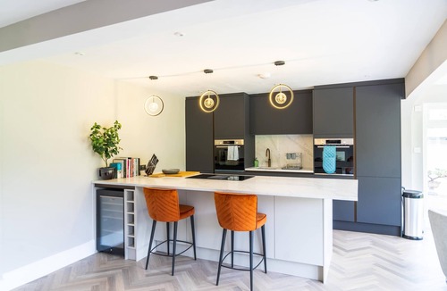 Fifield House | Riverside 5-Bedroom Home in Windsor - By Tempstay