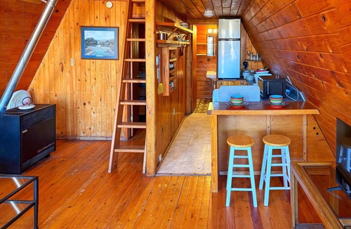 Howard Cabin | Riverside A-Frame Cabin Near Salida