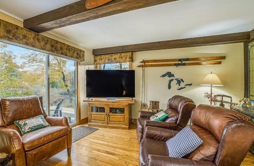 Thompsonville House | Riverside Abode