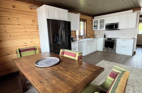Trent Hills House | Riverside Area Cabin 6 Family vacations - Sleeps 10
