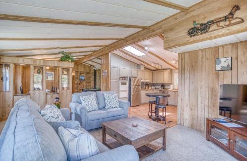Three Rivers House | Riverside Breeze - Meredith Lodging
