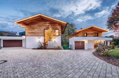 Garmisch-Partenkirchen Ski Chalet | Riverside Chalet Dreitorspitz