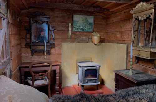 Akaroa House | Riverside Cabin in Akaroa