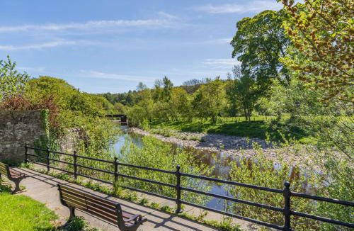 Stanhope House | Riverside Cottage - Uk32405