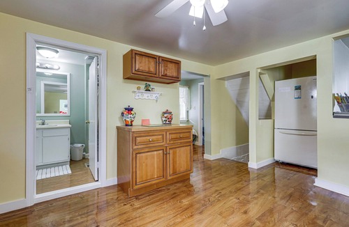 Franklin House | Riverside Franklin Townhome: 2 Private Balconies!