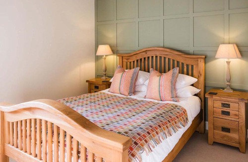 Killin House | Riverside Hideaway for Two Hot Tub River Lochay