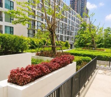 Bang Lamphu Lang Apartment | Riverside Hideaway, Pool, BTS, Iconsiam