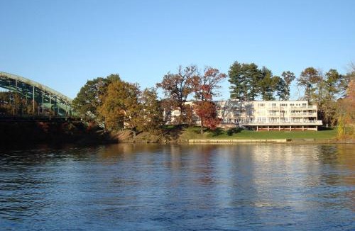 West Chesterfield Hotel | Riverside Hotel, an Ascend Collection Hotel