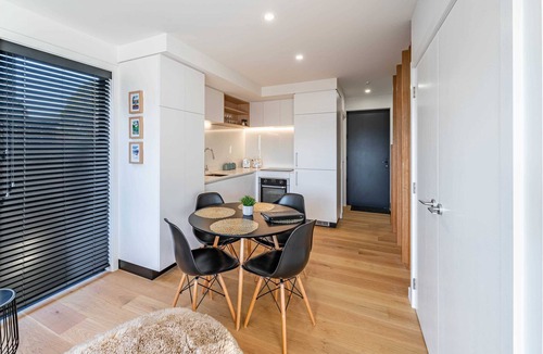Albert Town House | Riverside Lodge - Two Bedroom Luxury Townhouse