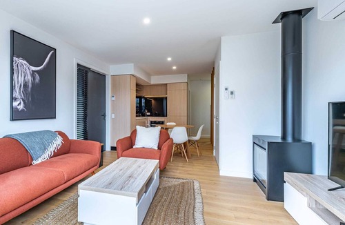 Albert Town House | Riverside Lodge - Two Bedroom Townhouse