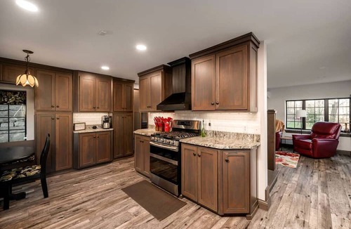 Turkey City Cabin | Riverside Luxury: Fully Equipped Cabin with Outstanding Views in Emlenton, PA