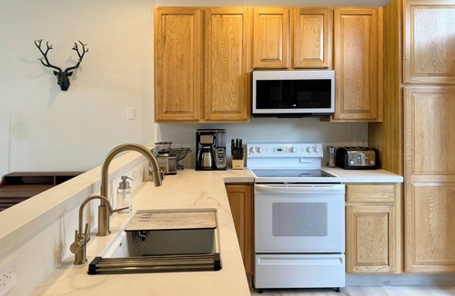 Silverthorne House | Riverside mountain getaway, million dollar views, ground access, attached garage