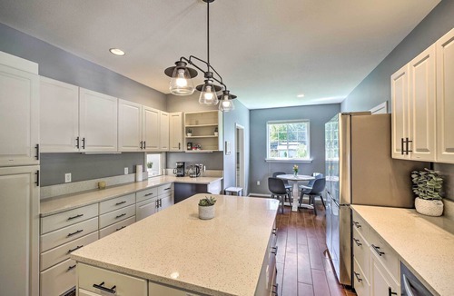 North Bend Cottage | Riverside North Bend Oasis: Stunning Mountain View