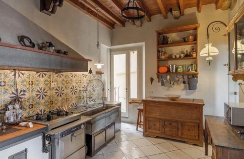 San Giovanni Apartment | Riverside Palazzo with Iconic Views in the Heart of Florence