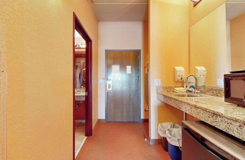 Wisconsin Dells Condo | Riverside resort studio with balcony