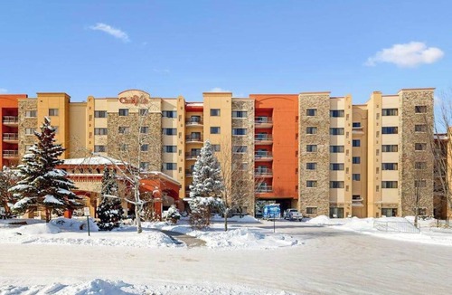 Wisconsin Dells Condo | Riverside resort studio with balcony