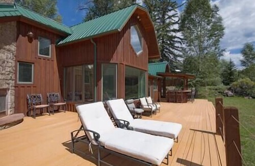 Placerville House | Riverside Retreat with Hot Tub