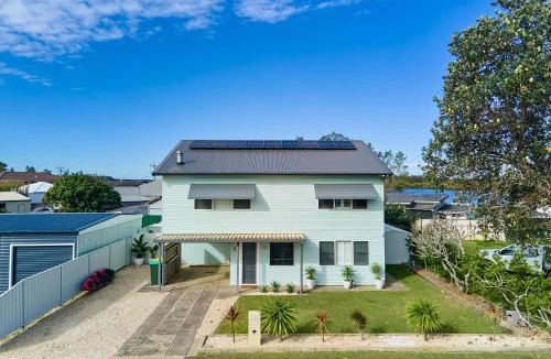 Harrington House | Riverside Retreat