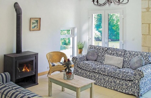 La Barde House | Riverside Retreat