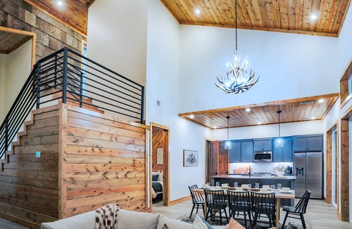 Broken Bow Cabin | Riverside Retreat, Riverfront, Broken Bow, Sleeps 14