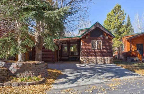 Breckenridge Ski Chalet | "Riverside Rhapsody" Breckenridge Chalet on the river
