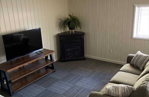Alger Hotel | Riverside Romance: Couple Getaway with Cozy Tavern Dining & Indoor Pool Access