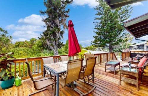 Braden River Apartment | Riverside Serenity - Unit A