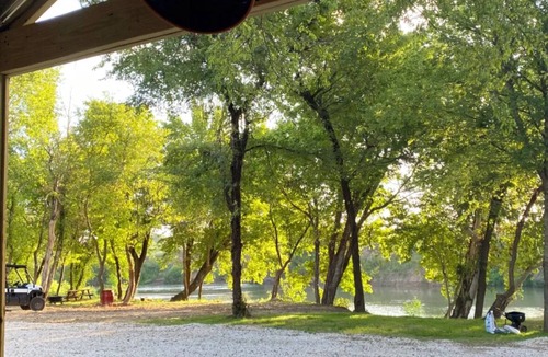 Smithville RV Rental | Riverside Site 2