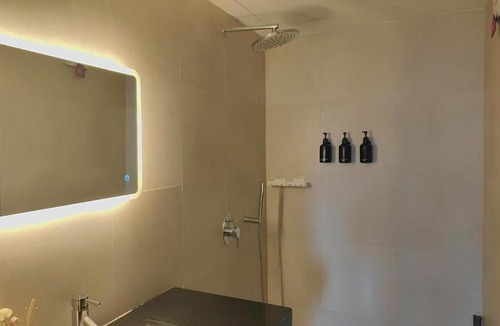 Kadadhe Apartment | Riverside studio