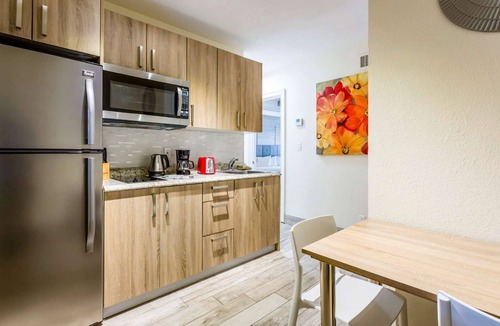 Pompano Beach Condo | Riverside Vacation Rentals by Rocketstay