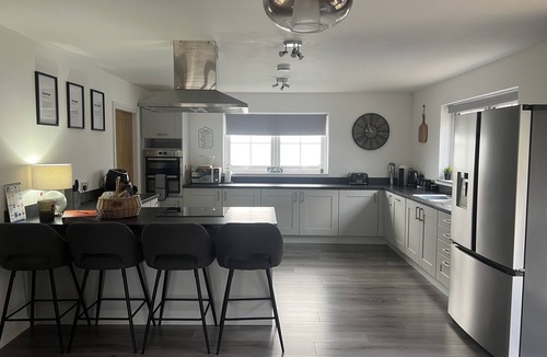 Wooler House | Riverside View Wooler. Luxury, large, modern house with hot tub