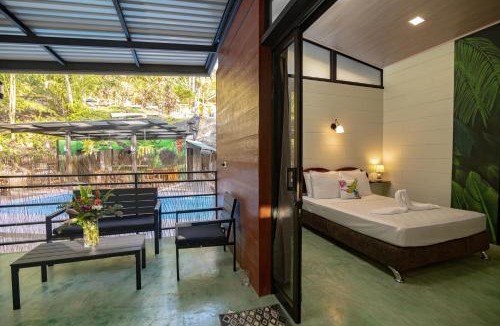 Valle Pura Vida Bed & Breakfast | Riverside Villas