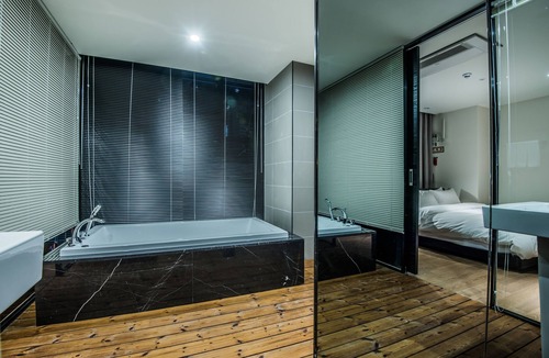 Seongnae-dong Hotel | Rivertain Hotel