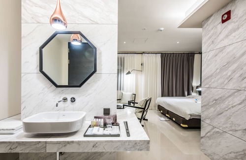 Seongnae-dong Hotel | Rivertain Hotel