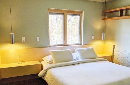 Kingston House | Riverten - Gated Executive Retreat on 16 acres - 200 per night
