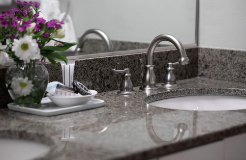 Seaside Hotel | Rivertide Suites Hotel