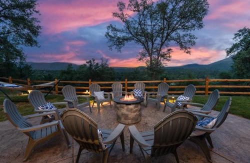 Ahwahnee House | Rivertop Hideaway