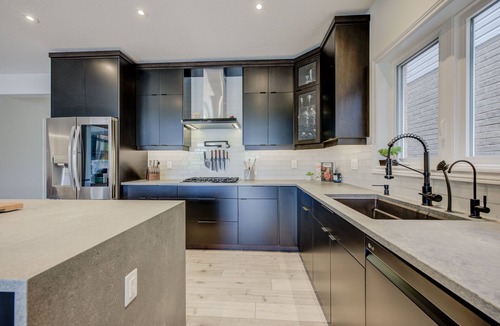 Grand River South House | Rivertrail Retreat - 1 of a Kind Picturesque Deck + Movie theatre + Getaway