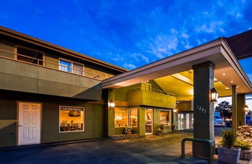 Clarkston Hotel | RiverTree Inn & Suites